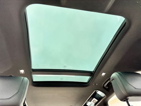 Used 2020 Land Rover Defender 110 X image 19