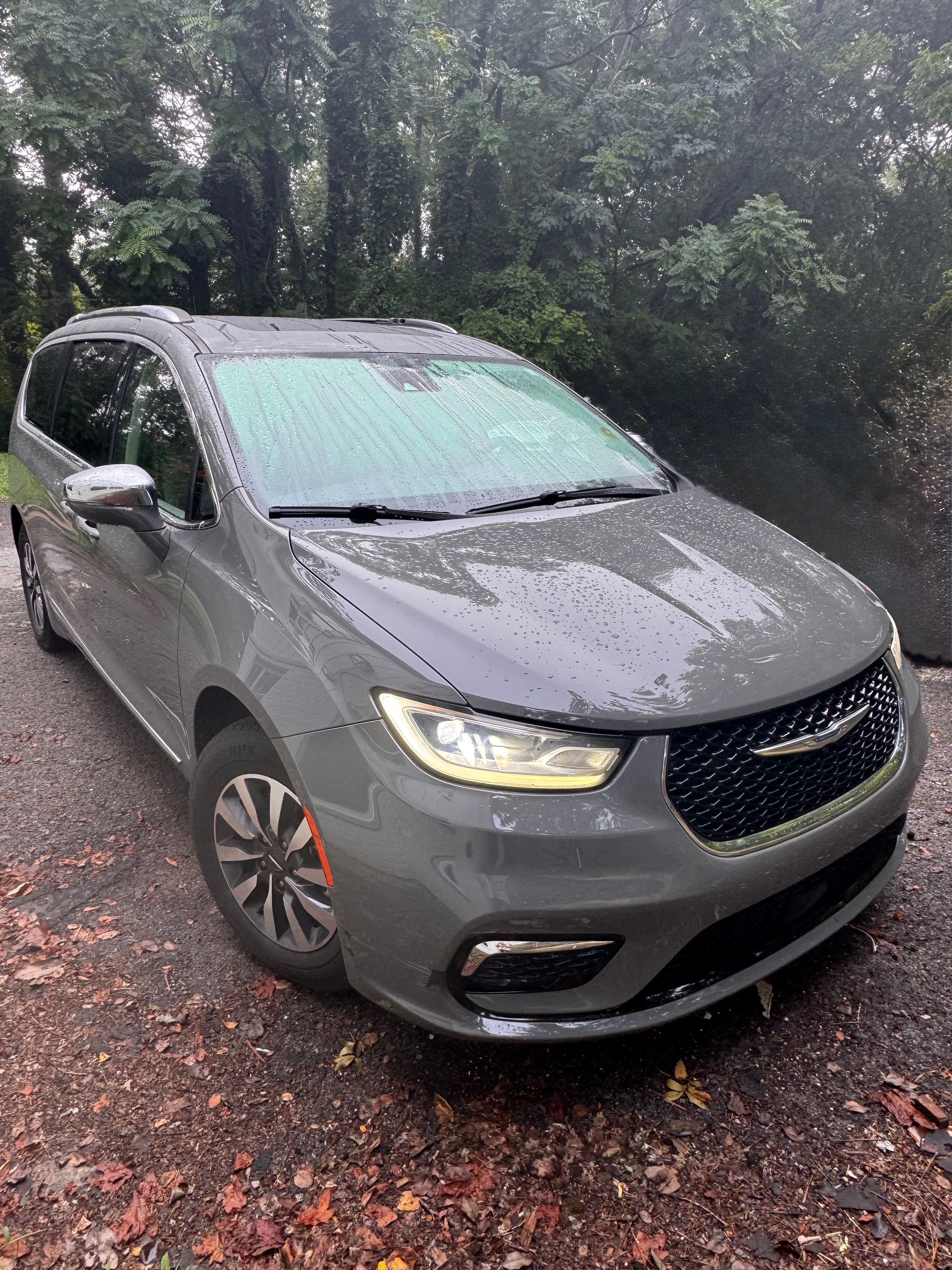 Used 2021 Chrysler Pacifica Limited FWD image 6