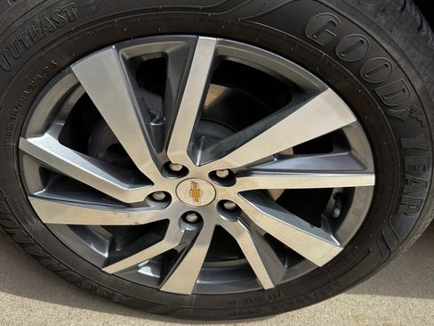 Used 2022 Chevrolet Equinox Premier image 13