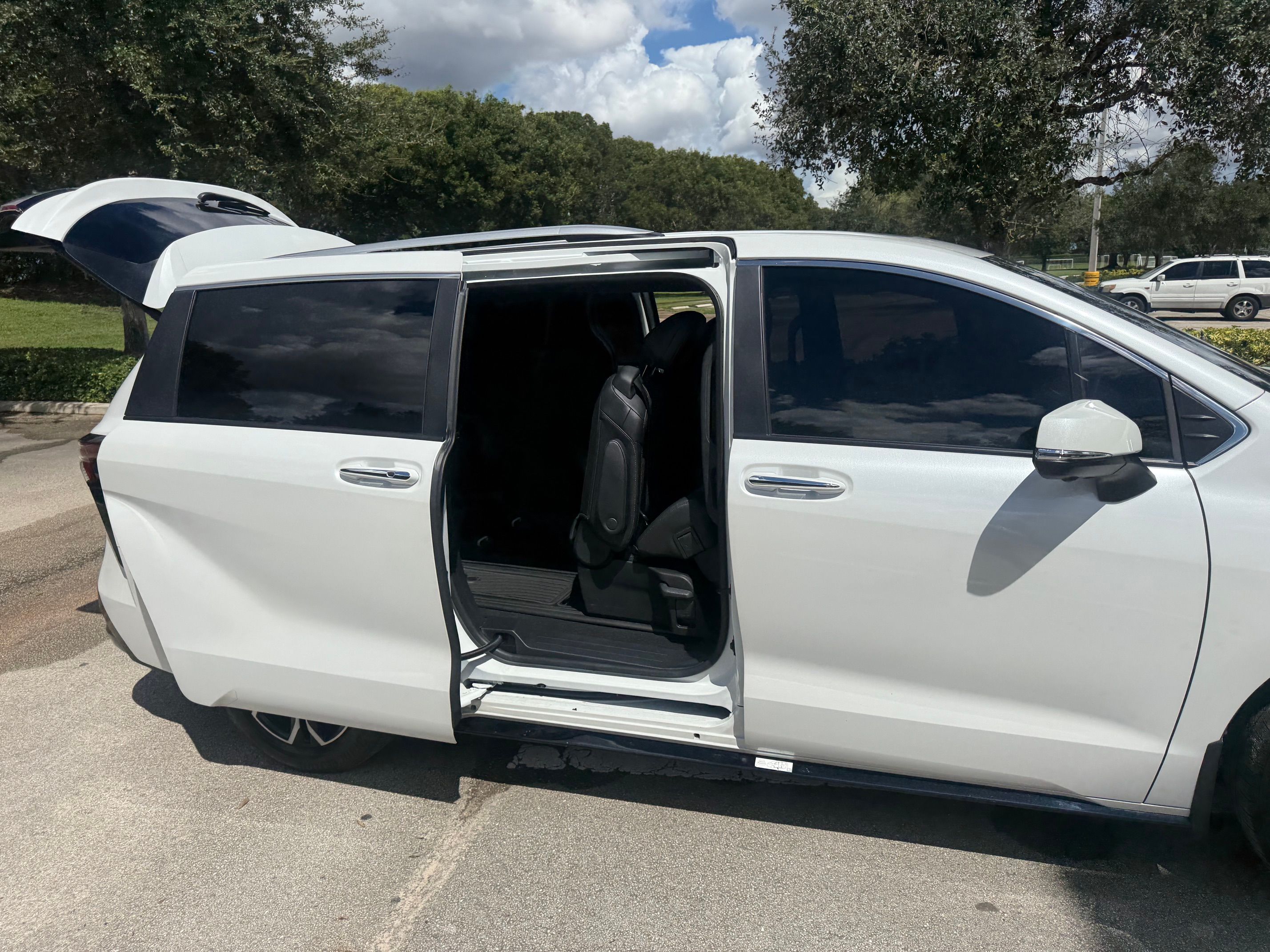 Used 2026 Toyota Sienna Platinum AWD/4WD image 12