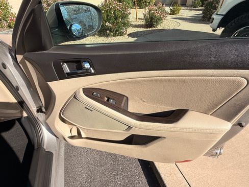 Used 2013 Kia Optima EX w/ Premium Pkg image 6