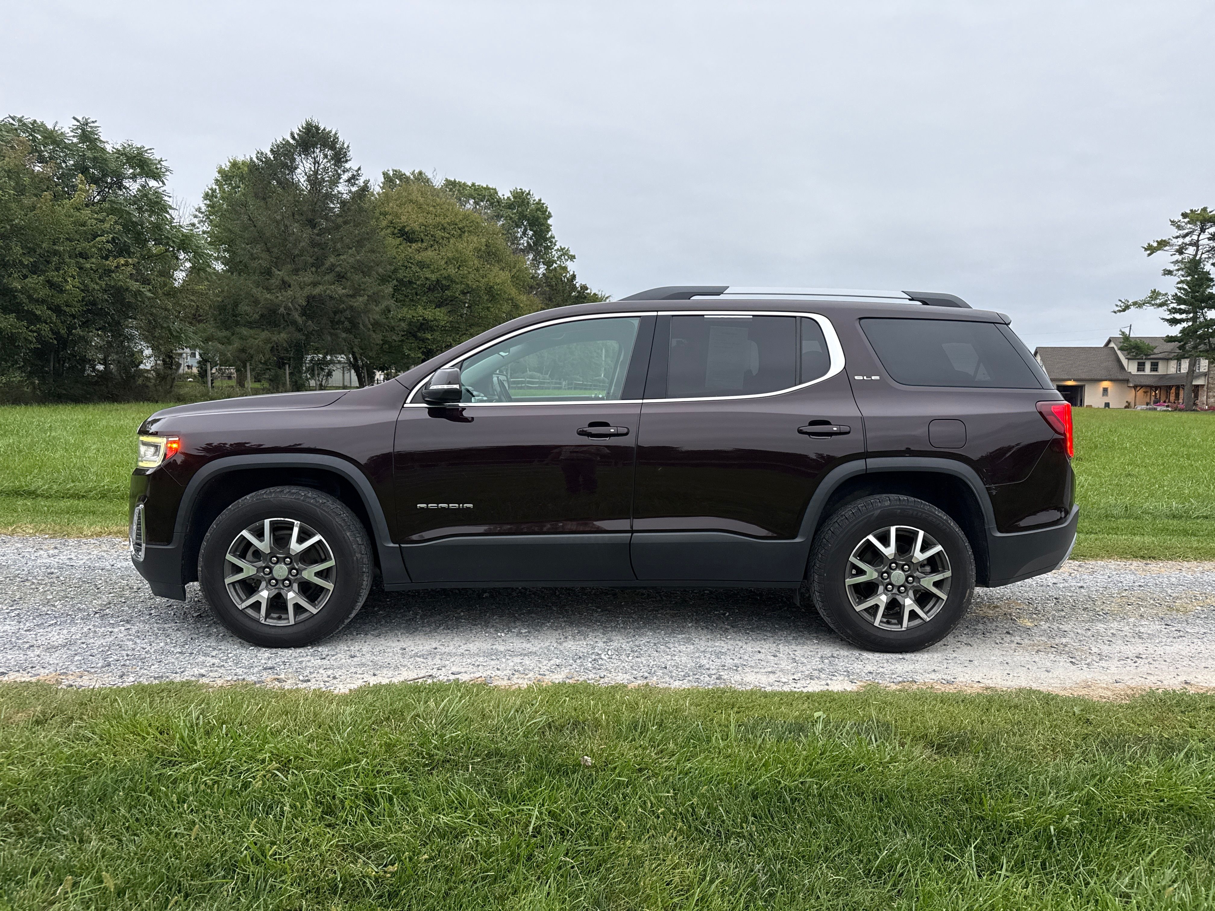 Used 2020 GMC Acadia SLE w/ Driver Convenience Package AWD/4WD image 2