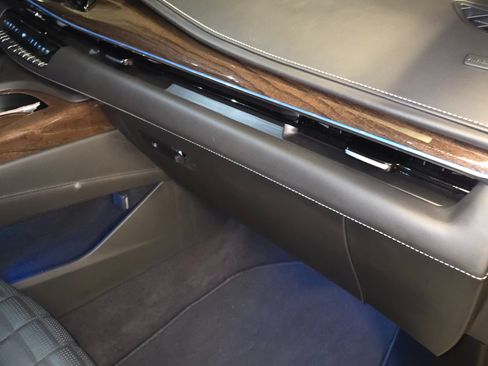 Used 2023 Cadillac Escalade Sport Platinum w/ LPO, ONYX Package image 8