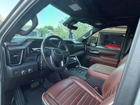 Used 2024 GMC Sierra 2500 Denali Ultimate w/ Max Trailering Package AWD/4WD image 11