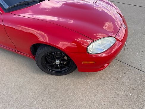 Used 2002 MAZDA MX-5 Miata image 16