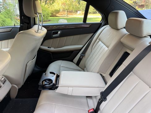 Used 2013 Mercedes-Benz E 350 4MATIC Sedan image 15