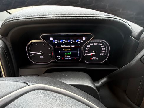 Used 2022 GMC Sierra 3500 Denali w/ Denali Black Diamond Edition image 5