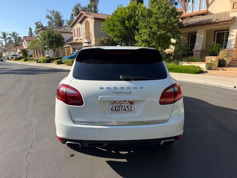 Used 2012 Porsche Cayenne S AWD/4WD image 5