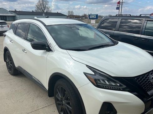 Used 2023 Nissan Murano SV w/ SV Midnight Edition Package image 11