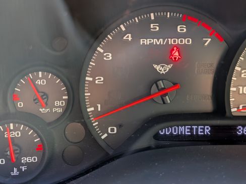 Used 2000 Chevrolet Corvette Convertible w/ Memory Pkg image 15