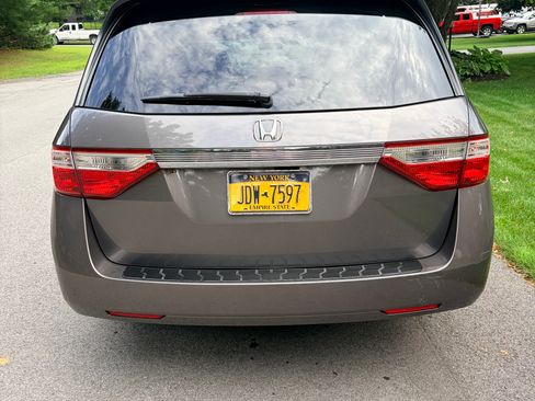 Used 2011 Honda Odyssey EX image 4