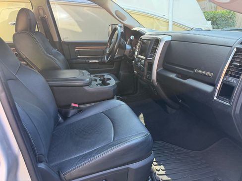 Used 2013 RAM 2500 Laramie w/ Convenience Group image 9