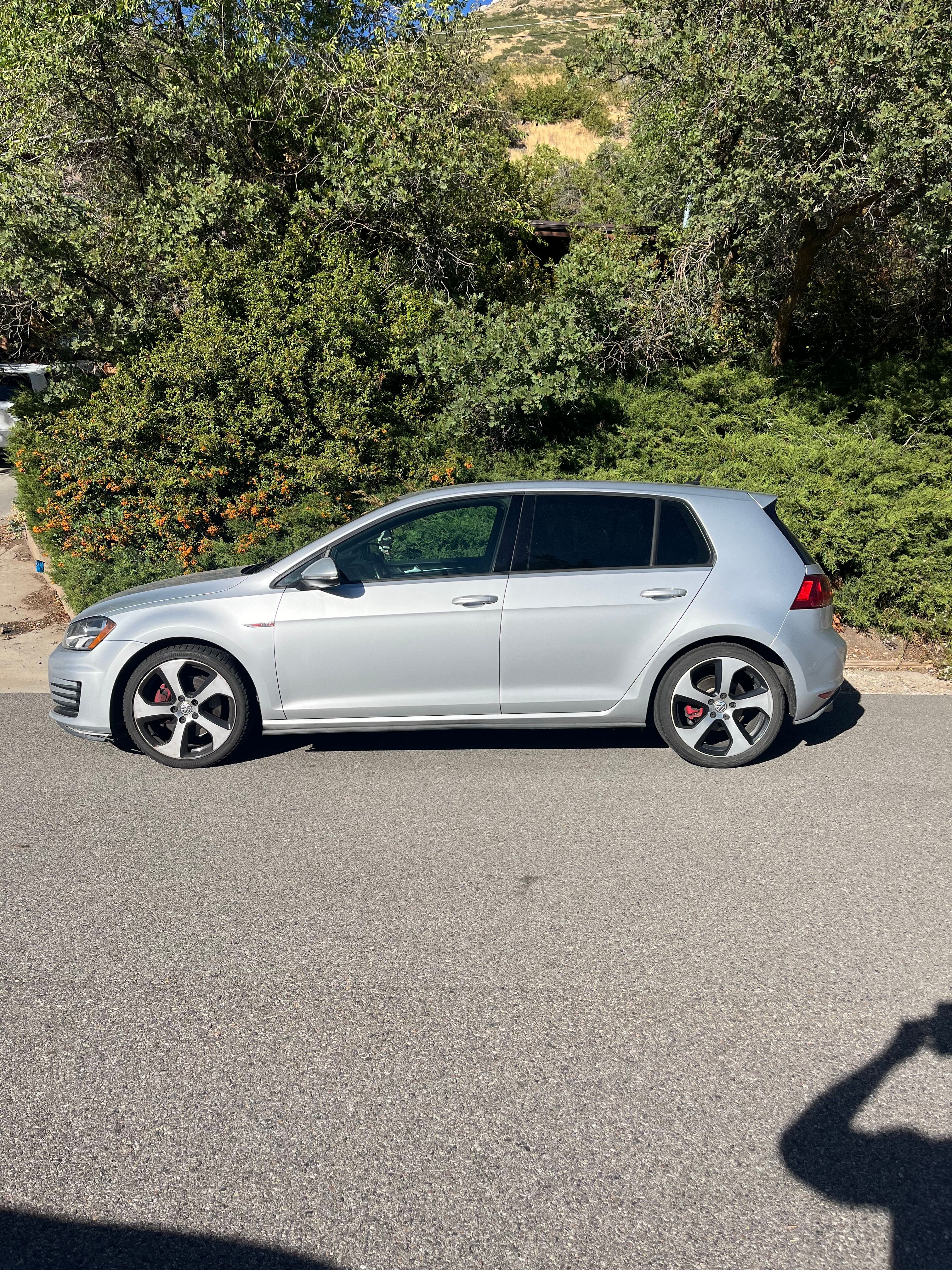 Used 2015 Volkswagen GTI S FWD image 1
