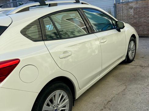 Used 2017 Subaru Impreza 2.0i Premium image 12