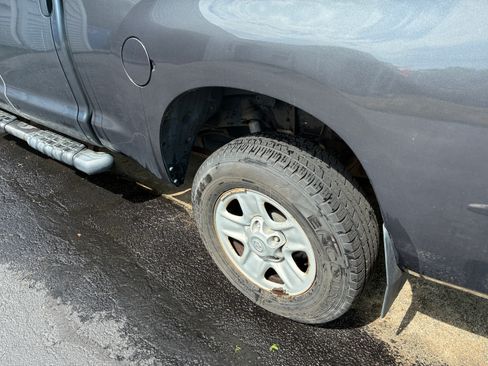 Used 2010 Toyota Tundra 4x4 Double Cab image 5