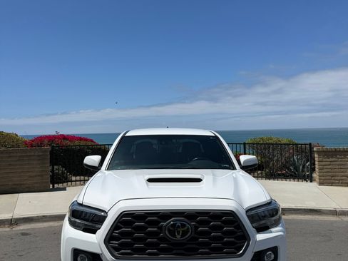 Used 2023 Toyota Tacoma TRD Sport AWD/4WD image 4
