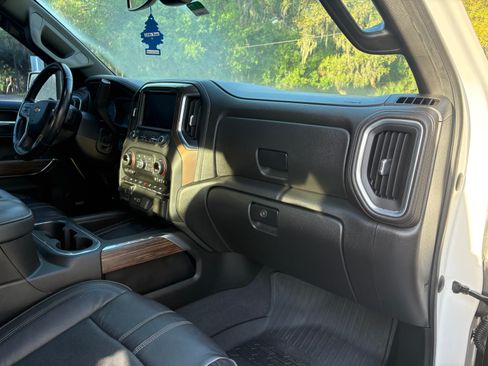 Used 2022 Chevrolet Silverado 1500 High Country image 11