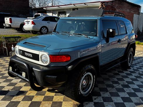 Used 2014 Toyota FJ Cruiser Sport Utility 2D w/ Trail Teams Ultimate Edition image 5