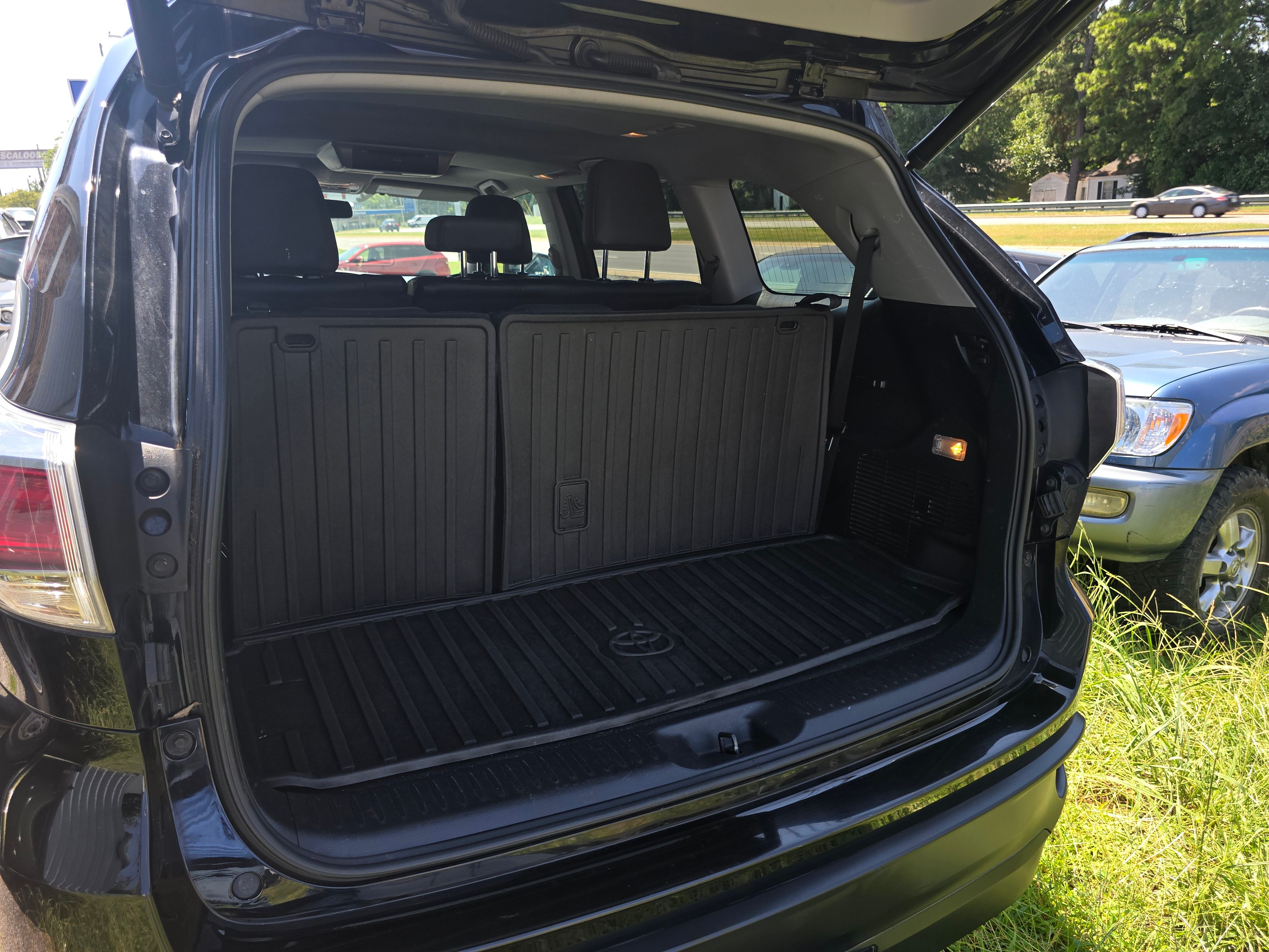 Used 2015 Toyota Highlander XLE FWD image 6