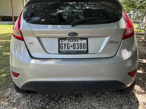 Used 2012 Ford Fiesta SE FWD image 6