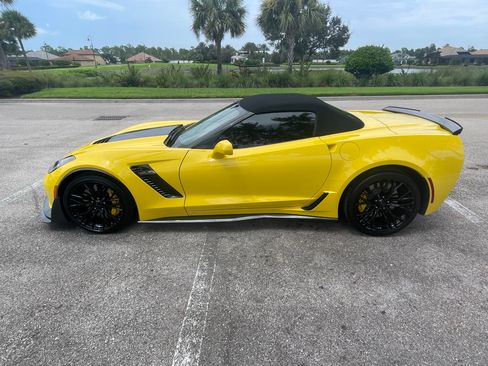 Used 2016 Chevrolet Corvette Z06 w/ 3LZ Preferred Equipment Group RWD image 6