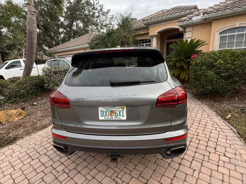 Used 2016 Porsche Cayenne image 6