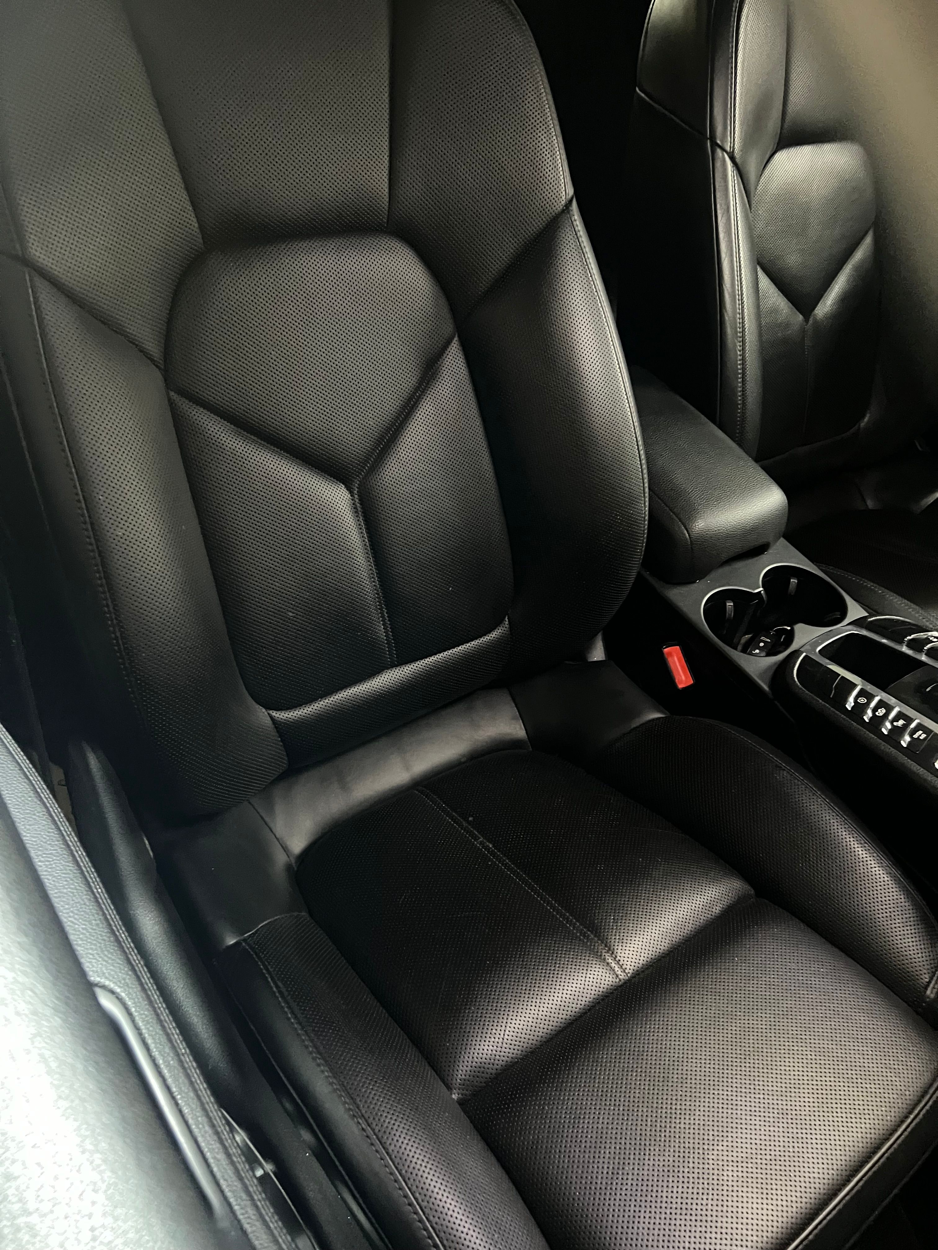Used 2018 Porsche Macan Sport Edition AWD/4WD image 17
