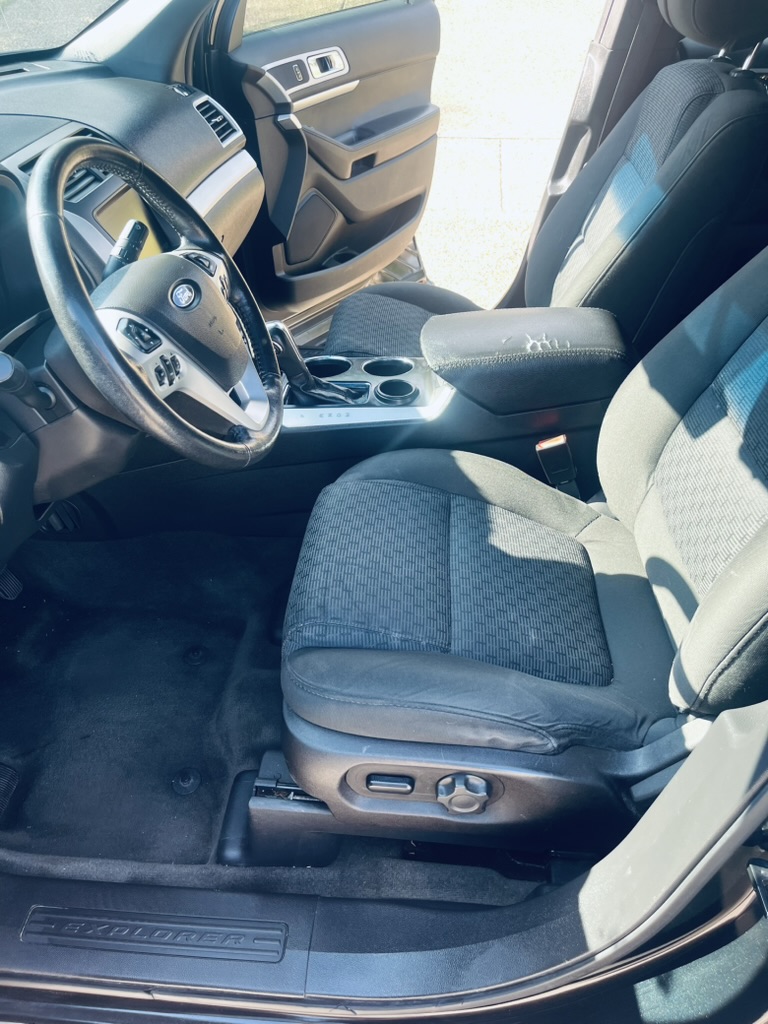 Used 2014 Ford Explorer XLT w/ Equipment Group 201A FWD image 15
