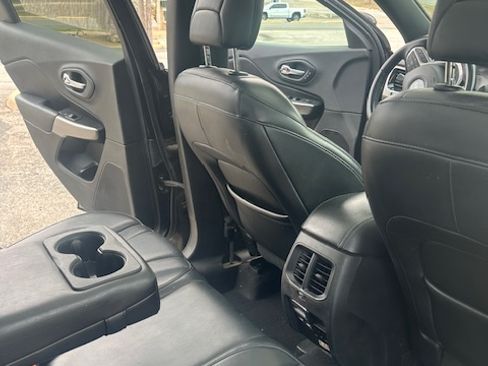 Used 2019 Jeep Cherokee High Altitude image 12