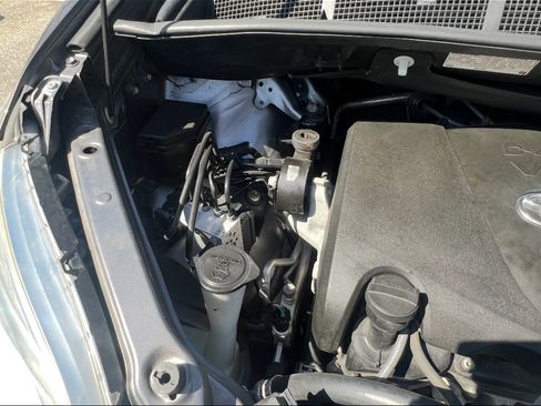 Used 2018 Toyota Sienna XLE w/ XLE Navigation Package image 18