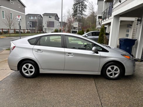 Used 2015 Toyota Prius Two image 4