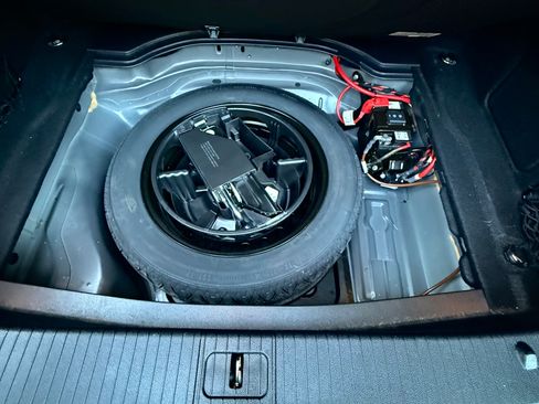 Used 2014 Mercedes-Benz E 350 4MATIC Sedan image 14