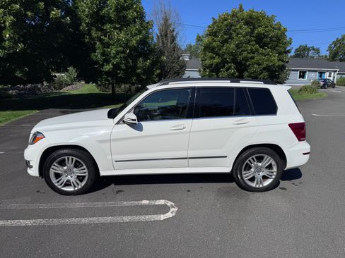 Used 2015 Mercedes-Benz GLK 350 4MATIC image 4