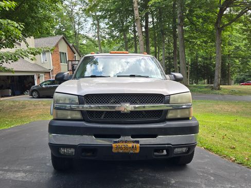 Used 2004 Chevrolet Silverado 2500 LS w/ Snow Plow Prep Package image 15