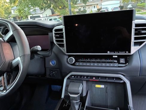 Used 2023 Toyota Sequoia Platinum image 14