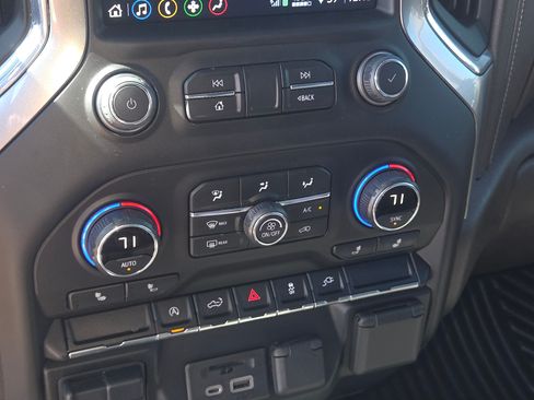 Used 2020 Chevrolet Silverado 1500 LT w/ All-Star Edition image 24