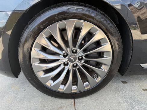 Used 2019 Genesis G90 5.0 Ultimate RWD image 6