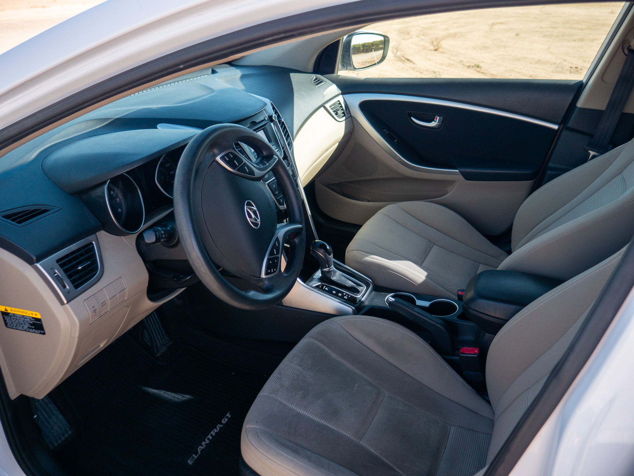 Used 2015 Hyundai Elantra GT FWD image 14