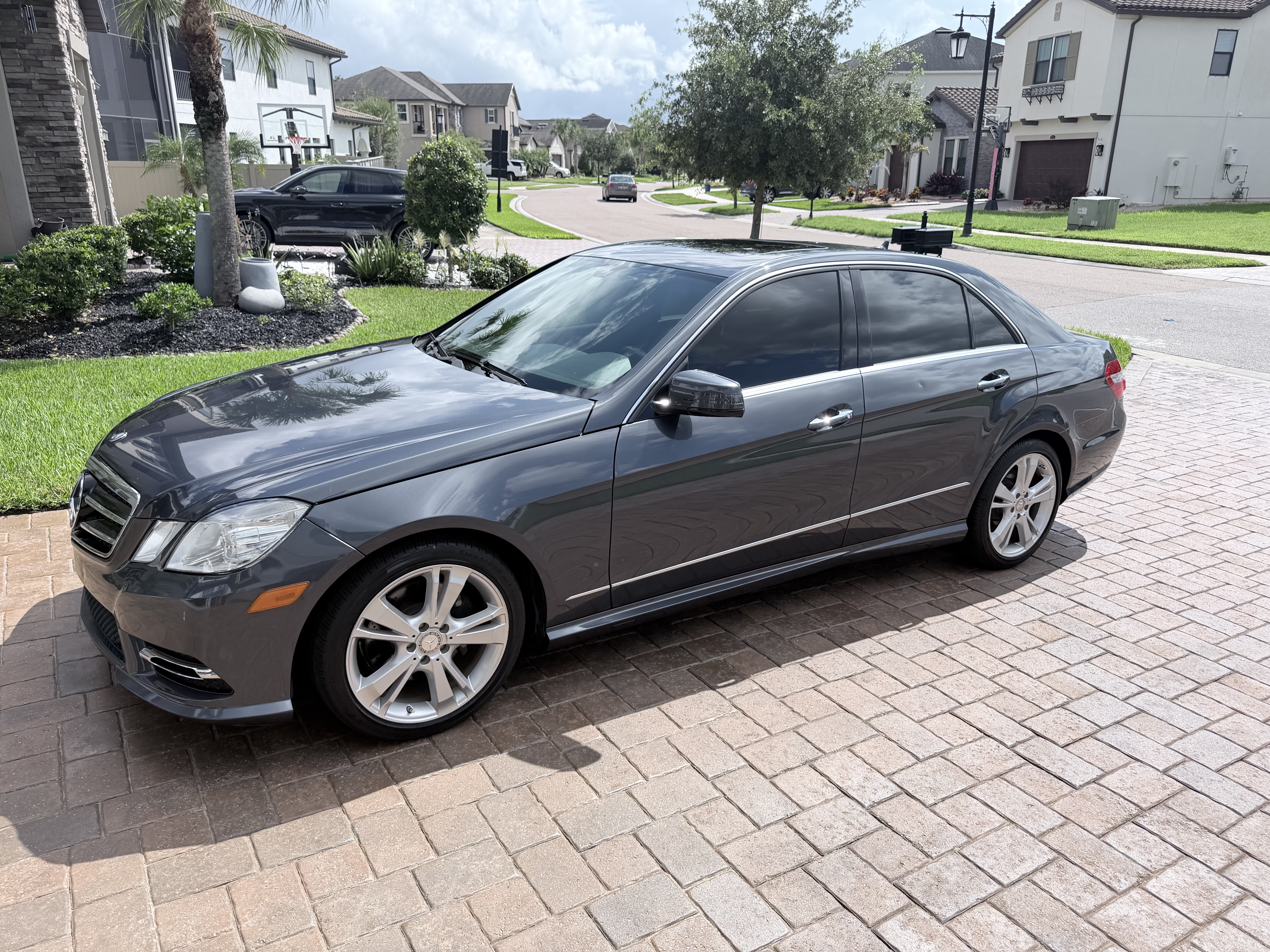 Used 2013 Mercedes-Benz E 350 Sedan image 1
