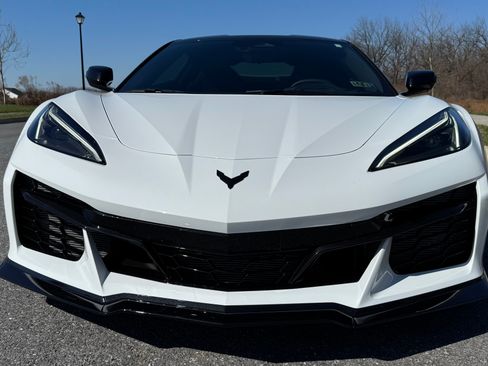 Used 2024 Chevrolet Corvette Z06 image 10