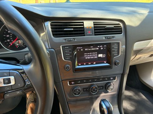 Used 2015 Volkswagen e-Golf SEL Premium FWD image 11