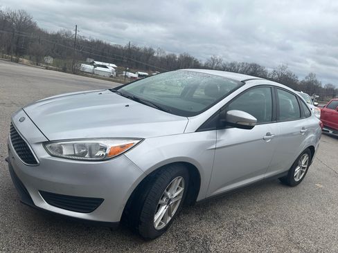 Used 2017 Ford Focus SE image 6