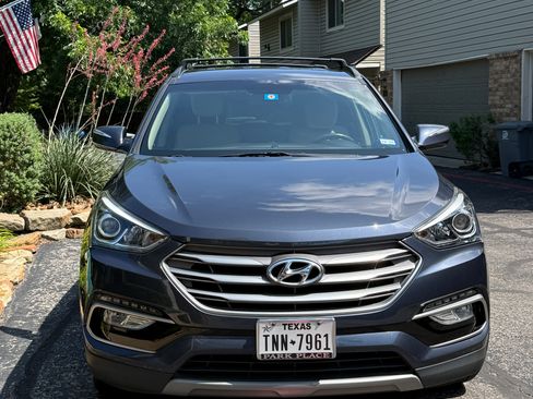 Used 2017 Hyundai Santa Fe Sport FWD image 2