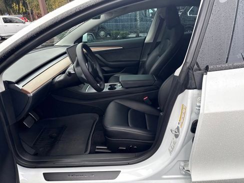 Used 2023 Tesla Model 3 Standard Range image 12