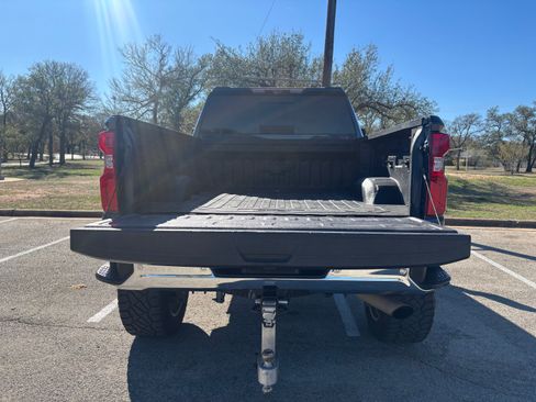 Used 2020 Chevrolet Silverado 2500 LTZ w/ LTZ Texas Edition image 9