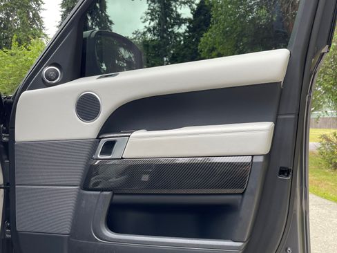 Used 2016 Land Rover Range Rover Sport SE image 24