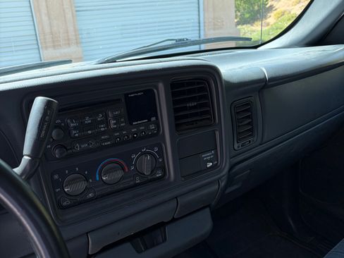 Used 2000 Chevrolet Silverado 2500 LS image 8