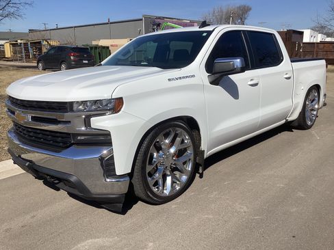 Used 2021 Chevrolet Silverado 1500 LT image 1