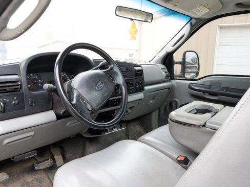 Used 2007 Ford F250 XL image 9