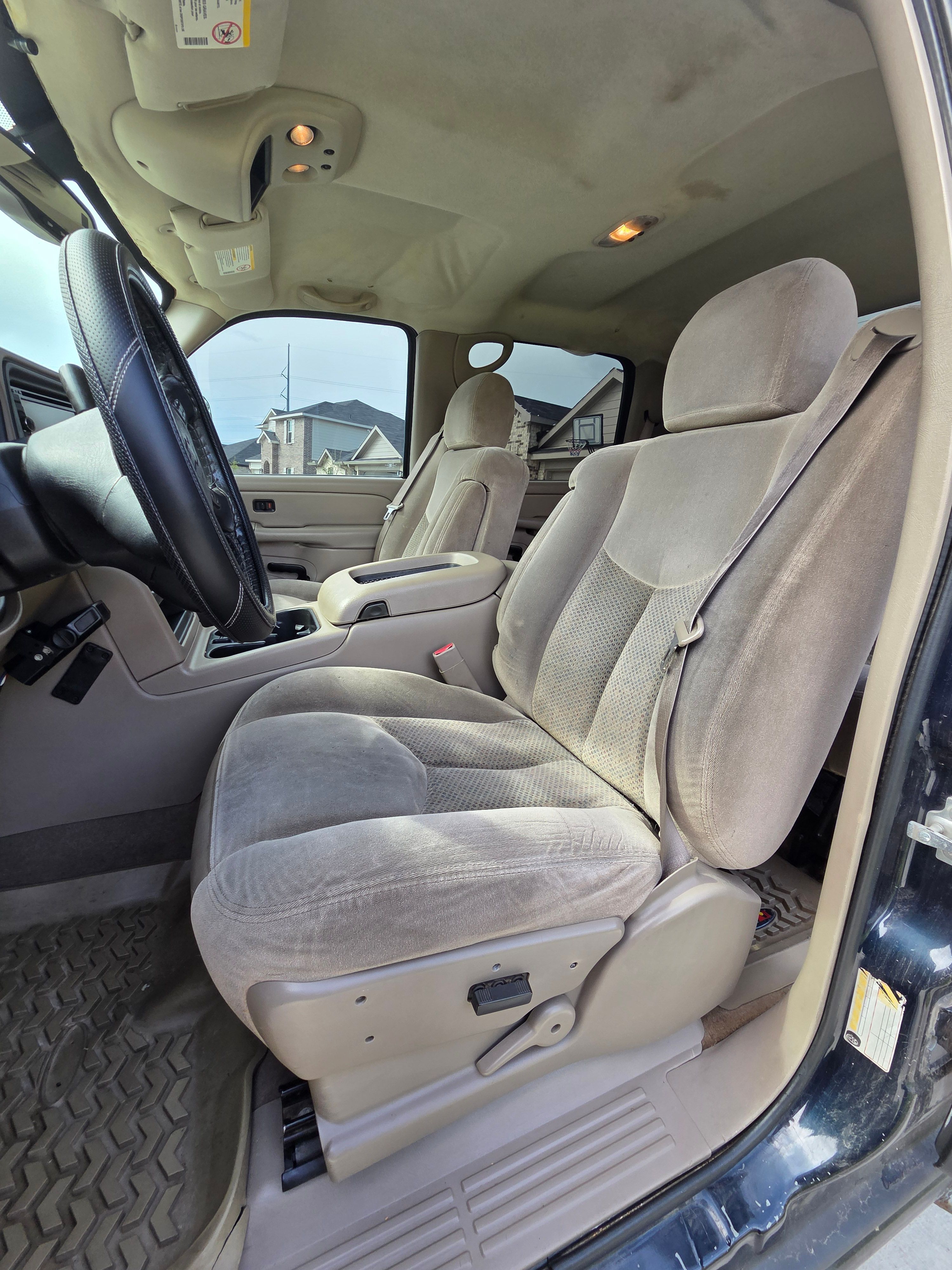 Used 2005 Chevrolet Silverado 2500 LS w/ Heavy-Duty Power Package AWD/4WD image 8